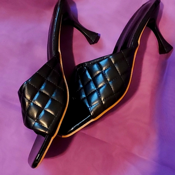 Shoes - Picture 2 of 4